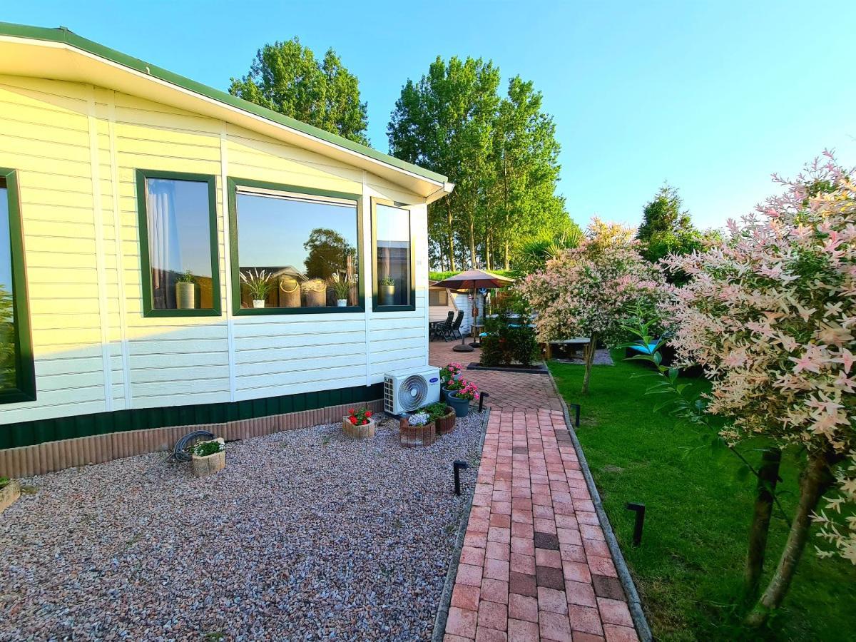 De Corner Van Zeeland Met Jacuzzi Sint Annaland Exterior foto