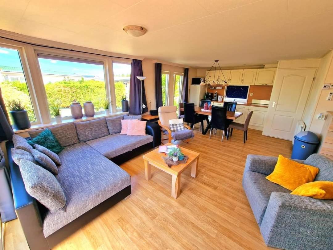 De Corner Van Zeeland Met Jacuzzi Sint Annaland Exterior foto