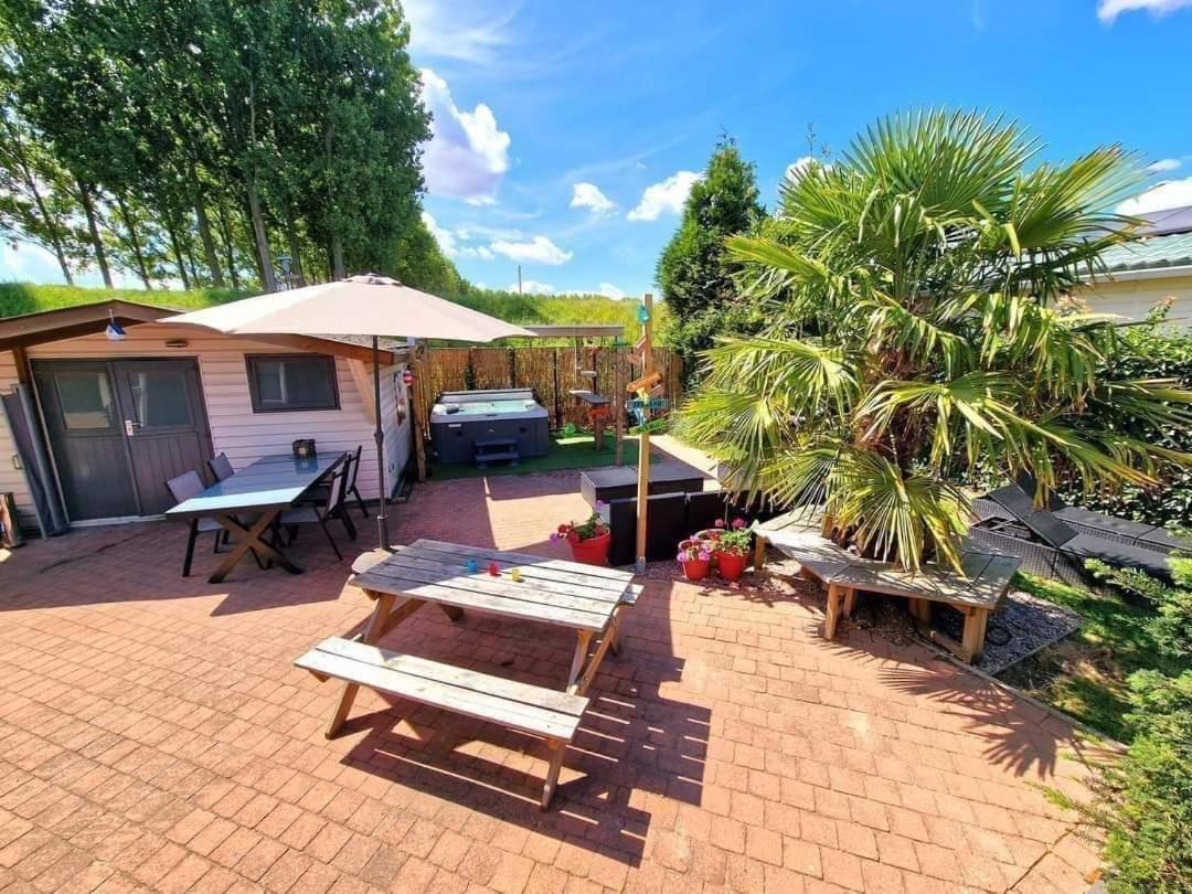De Corner Van Zeeland Met Jacuzzi Sint Annaland Exterior foto