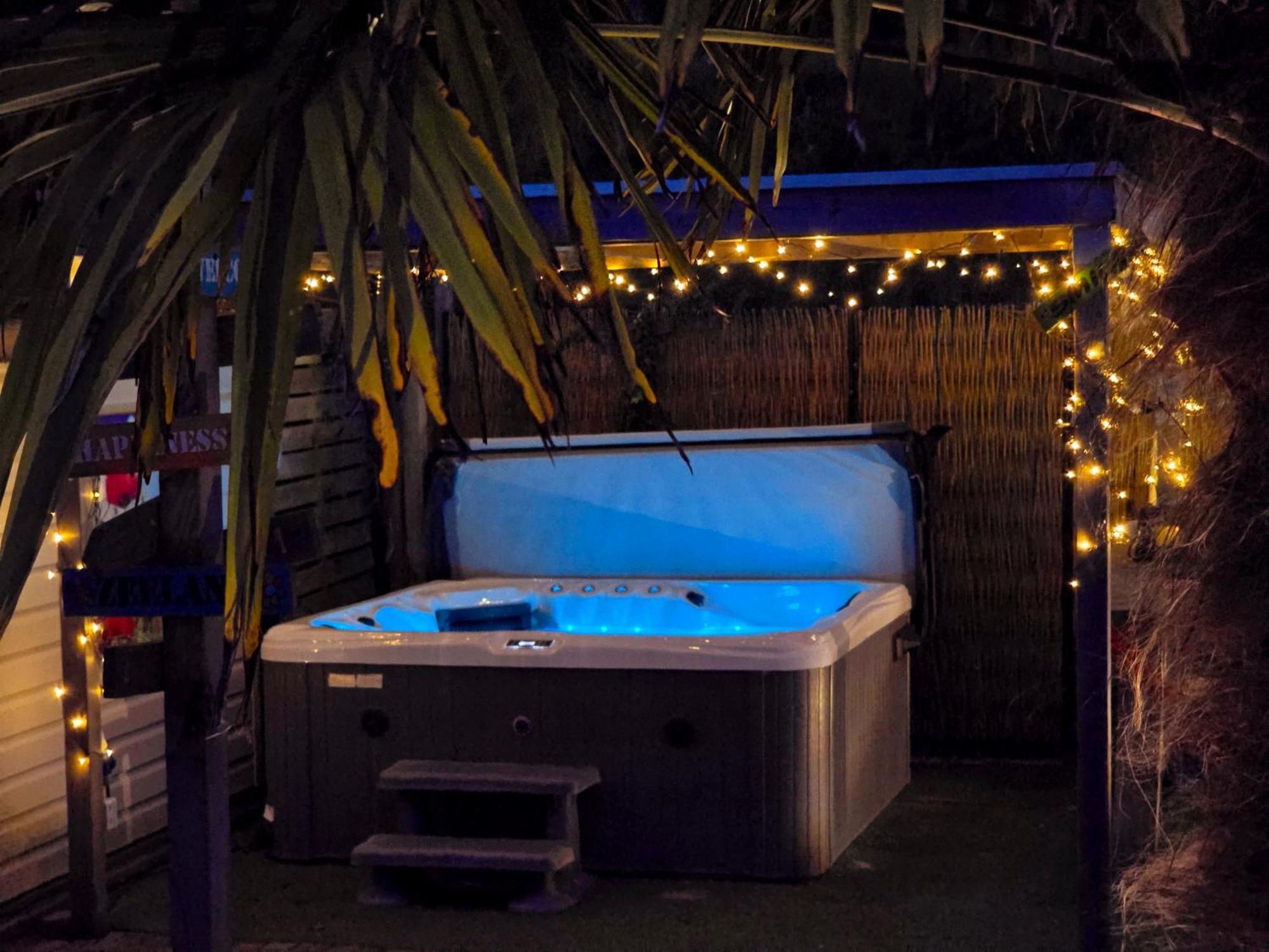 De Corner Van Zeeland Met Jacuzzi Sint Annaland Exterior foto